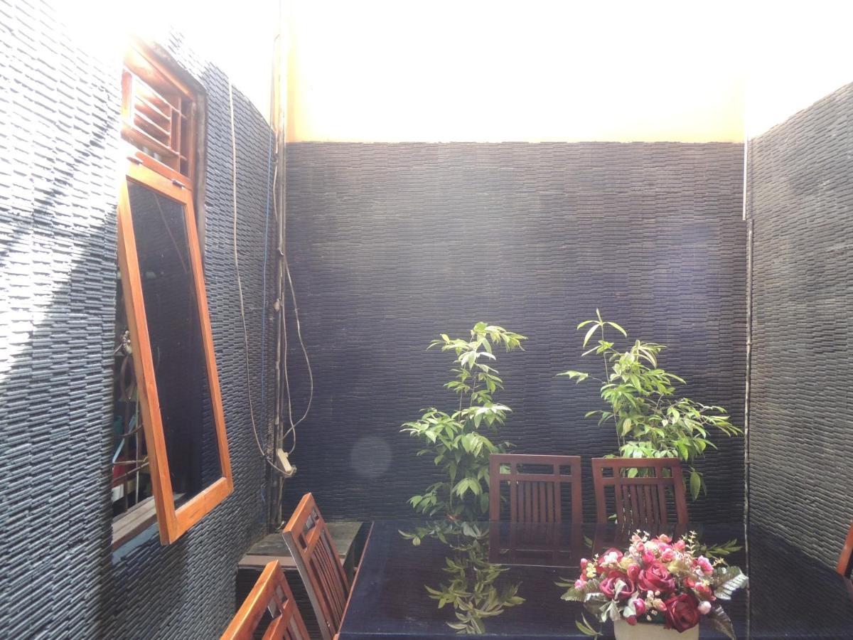 Shabrina Homestay Syariah Kalasan Exterior foto