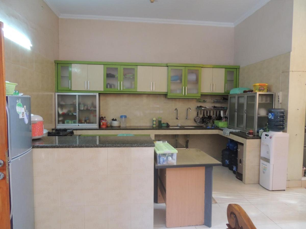 Shabrina Homestay Syariah Kalasan Exterior foto