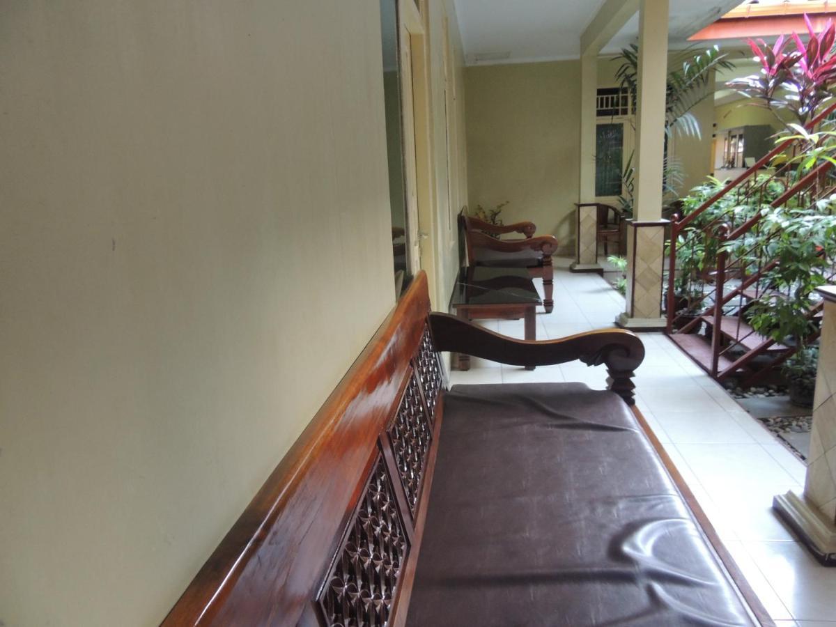 Shabrina Homestay Syariah Kalasan Exterior foto